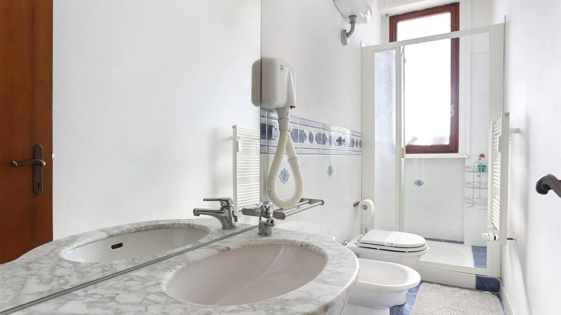 Apartamento La Tua Casa A Firenze Con Parcheggio Privato Per 2 Auto Italia